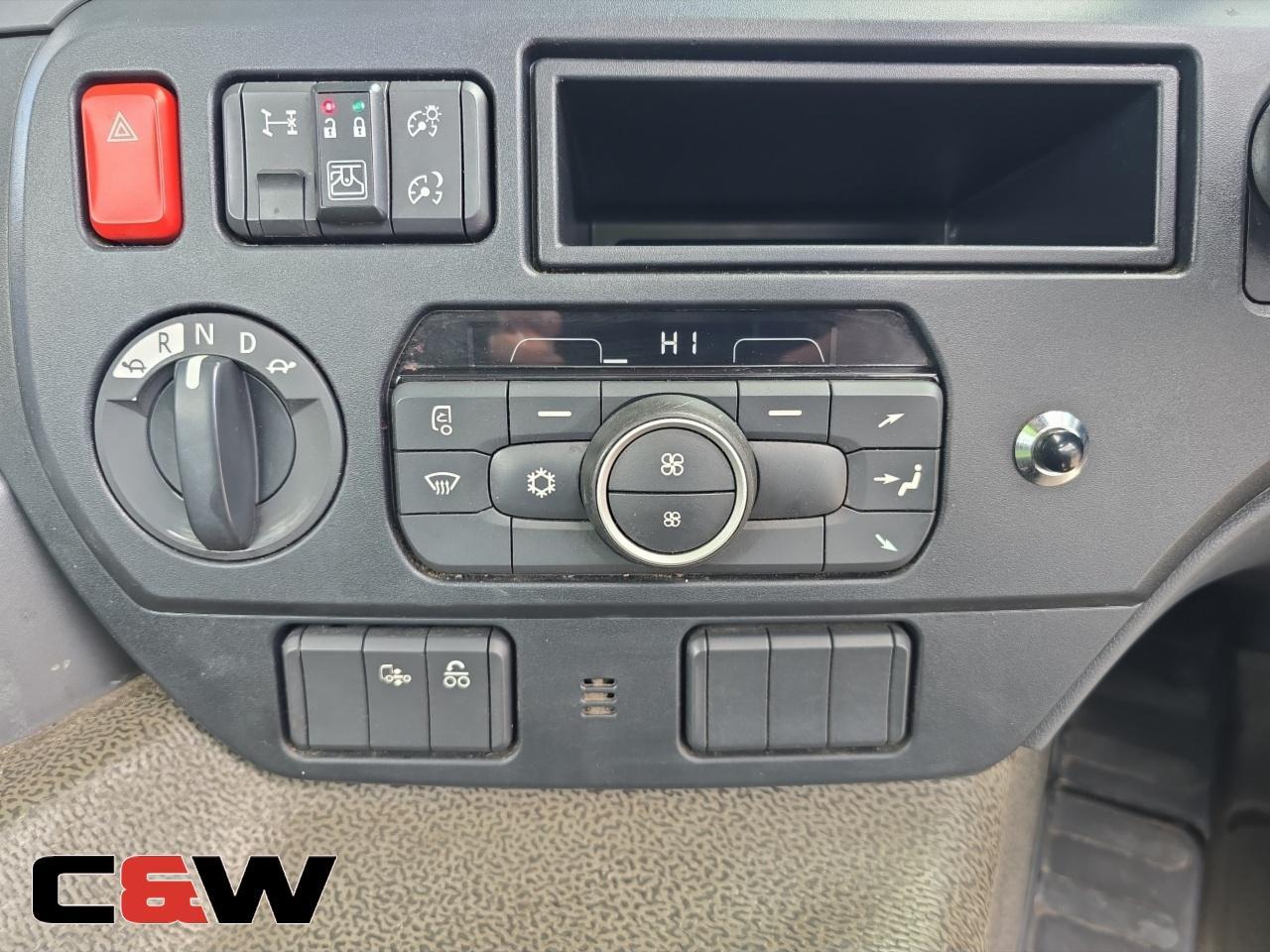 Vehicle image 26